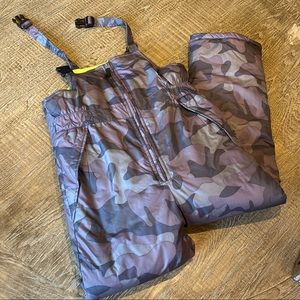 OshKosh Snow Pants Bibs Boy 12 EUC Camouflage camo